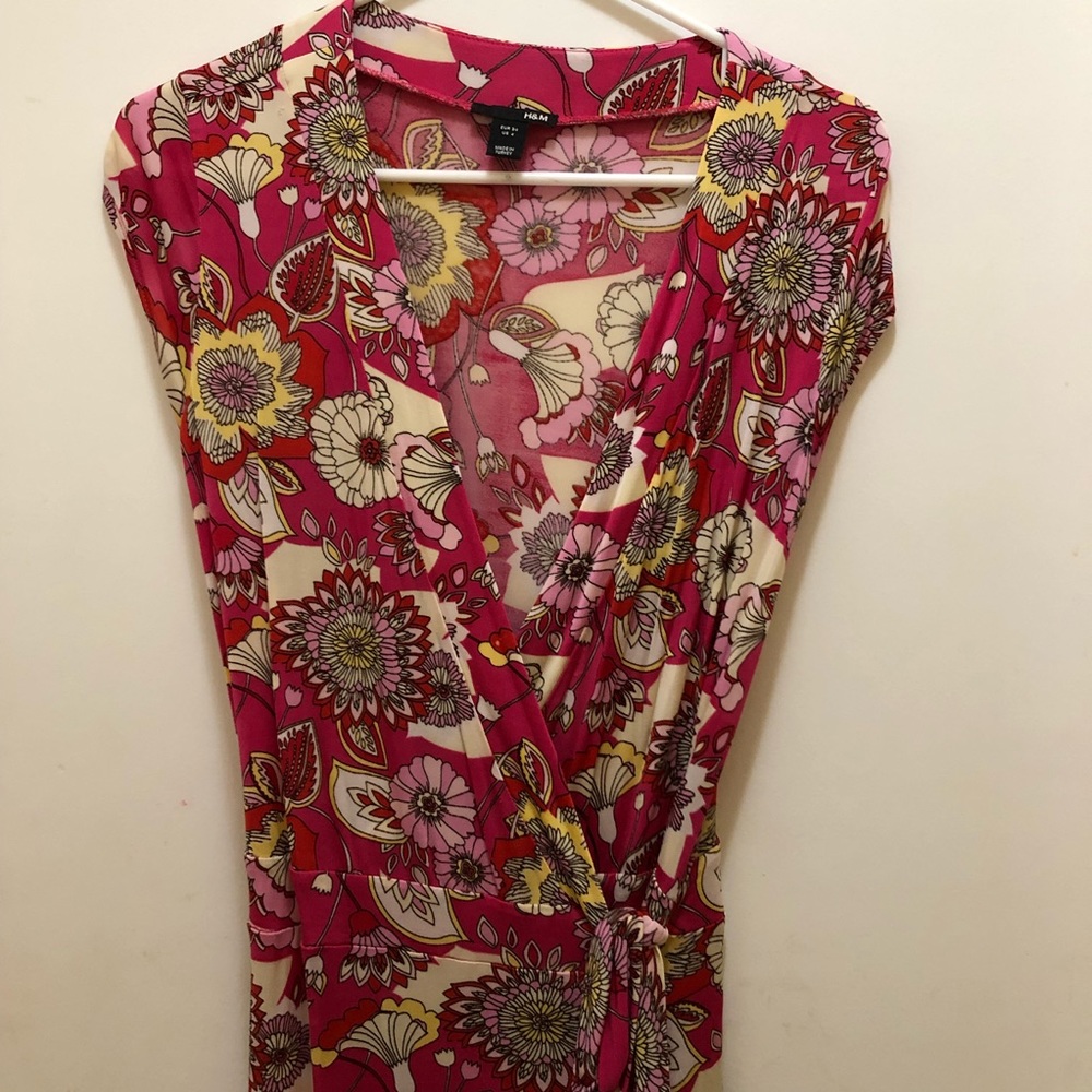 Floral wrap dress H&M. Size 4